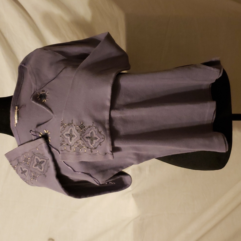 Purple embroidered bell shaped long sleeves with front tie - Picture 4 of 4